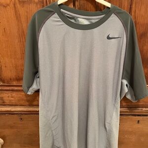 Nike Men's Gray Athletic Shirt